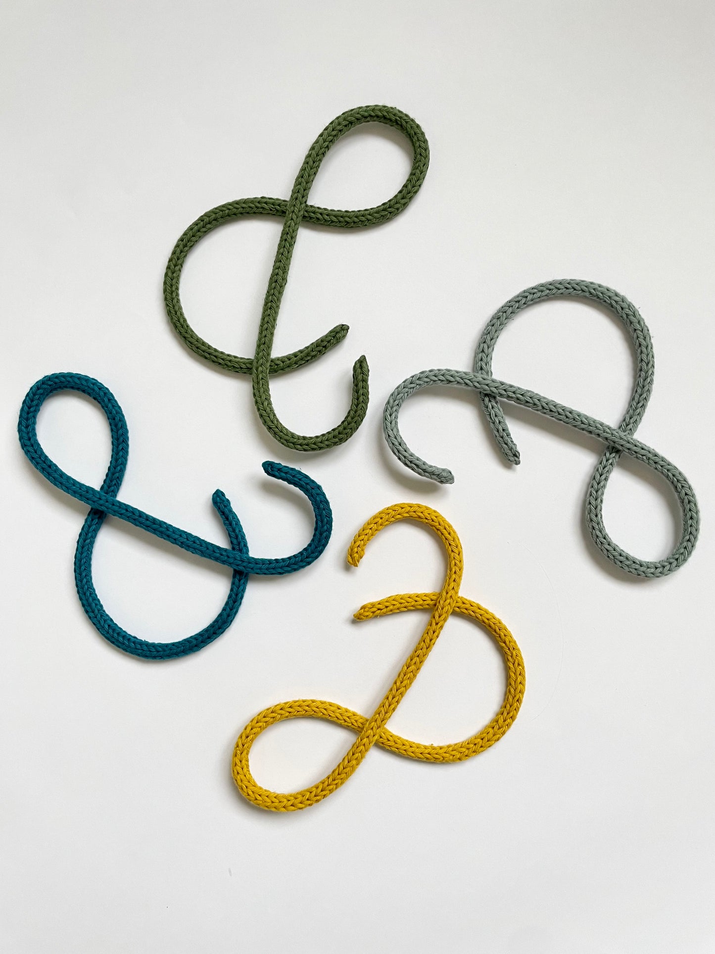 Ampersand (&)